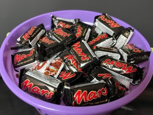 A bowl of Halloween candy